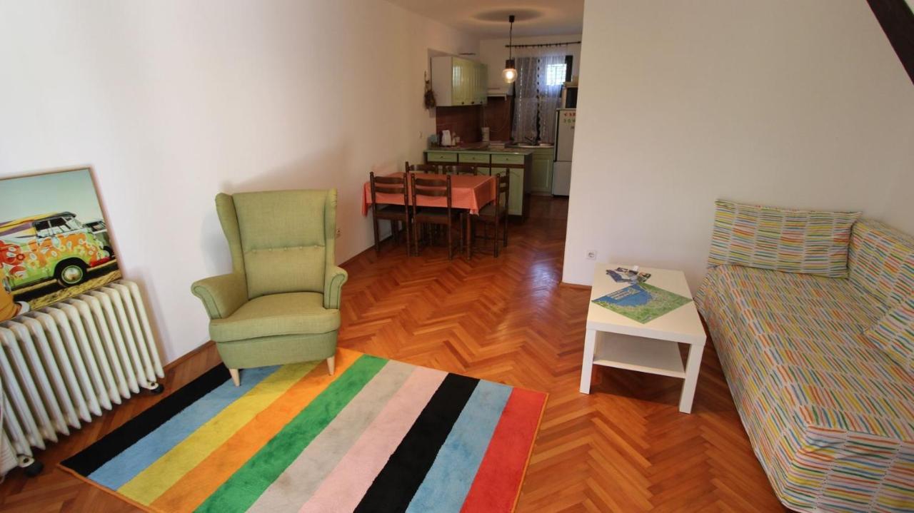 Apartment Gita Malinska Exteriör bild